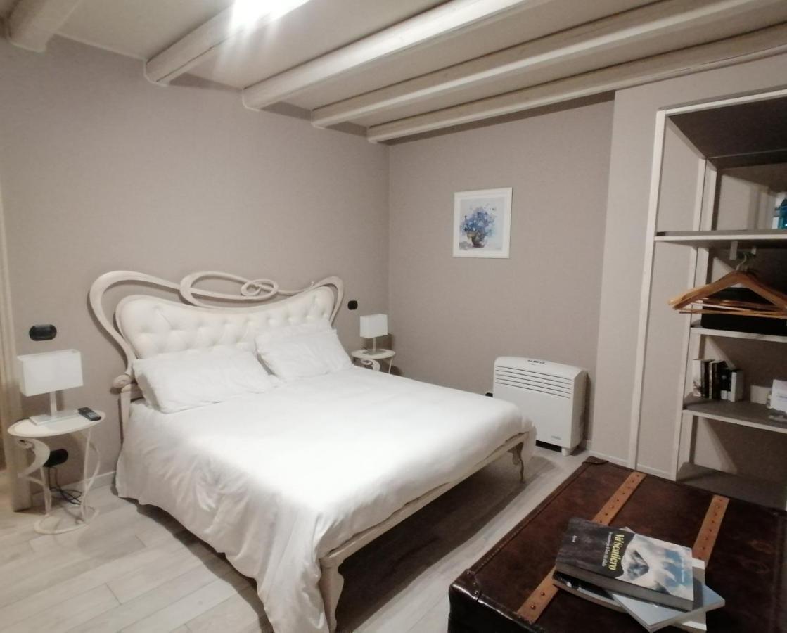 Casale Raffaello B&B Como Albese Con Cassano Dış mekan fotoğraf