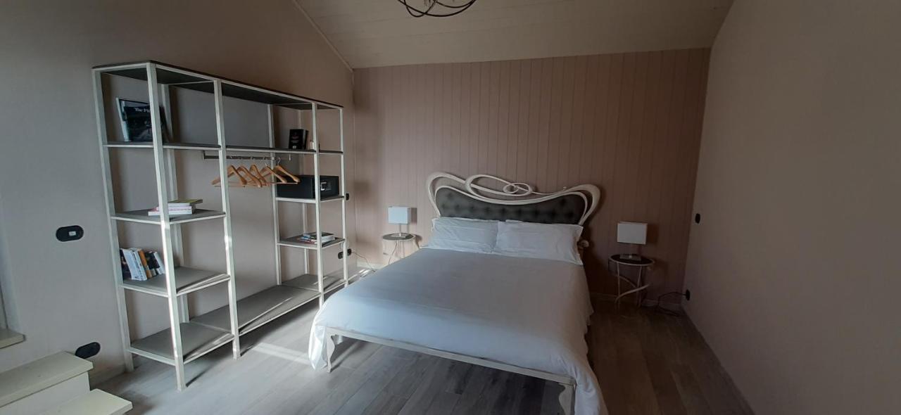 Casale Raffaello B&B Como Albese Con Cassano Dış mekan fotoğraf