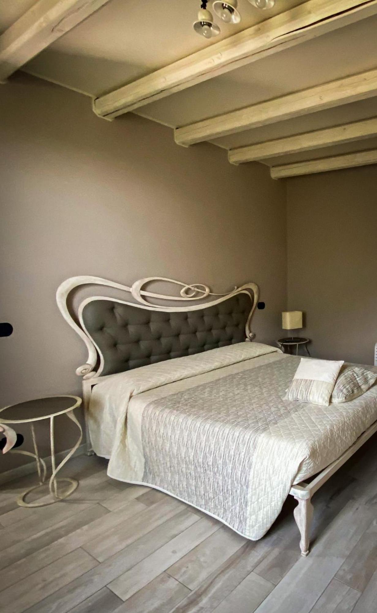 Casale Raffaello B&B Como Albese Con Cassano Dış mekan fotoğraf