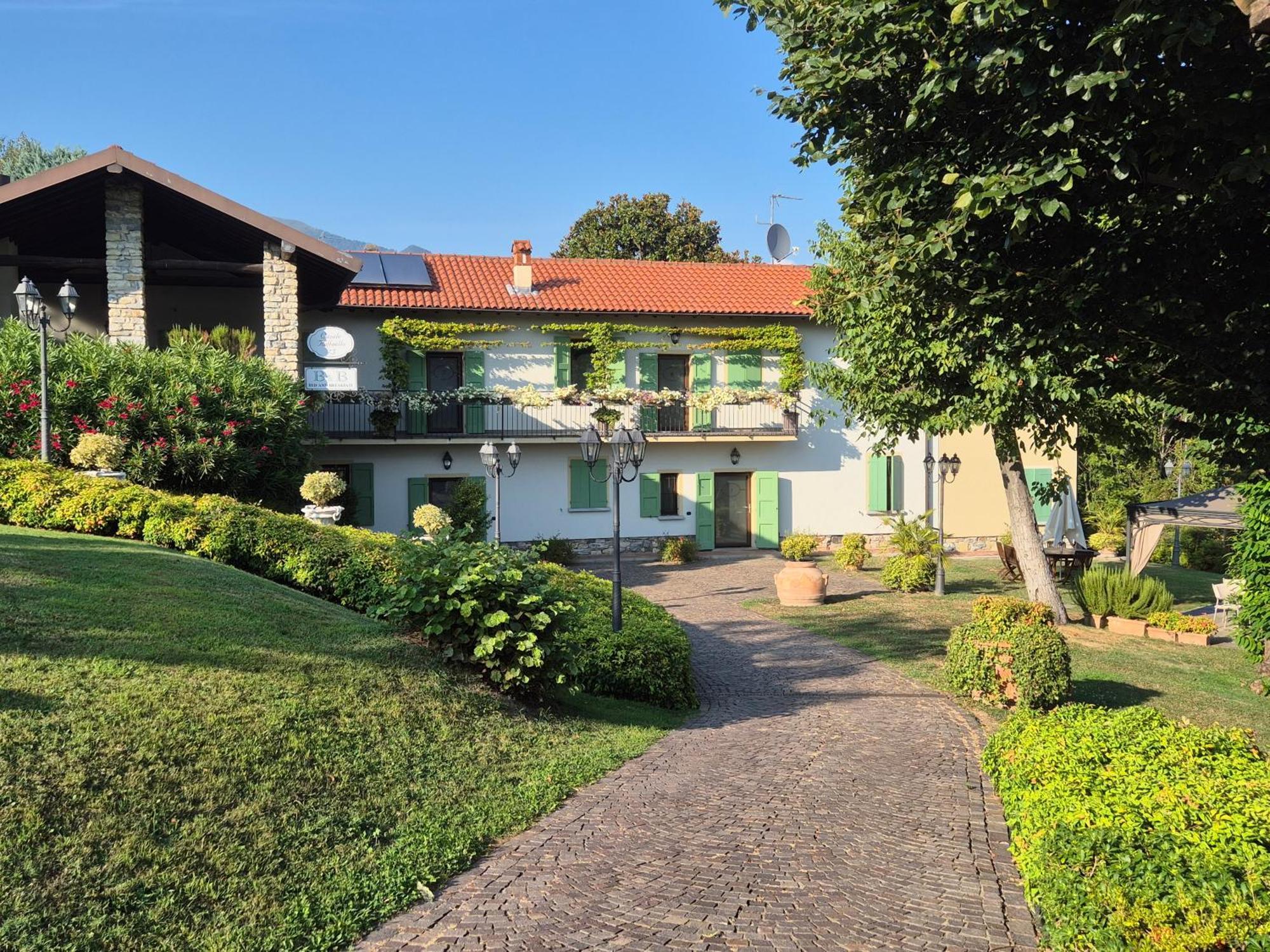 Casale Raffaello B&B Como Albese Con Cassano Dış mekan fotoğraf